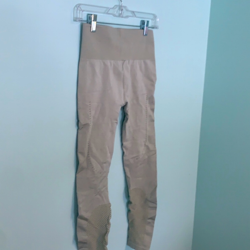 Green activewear leggings